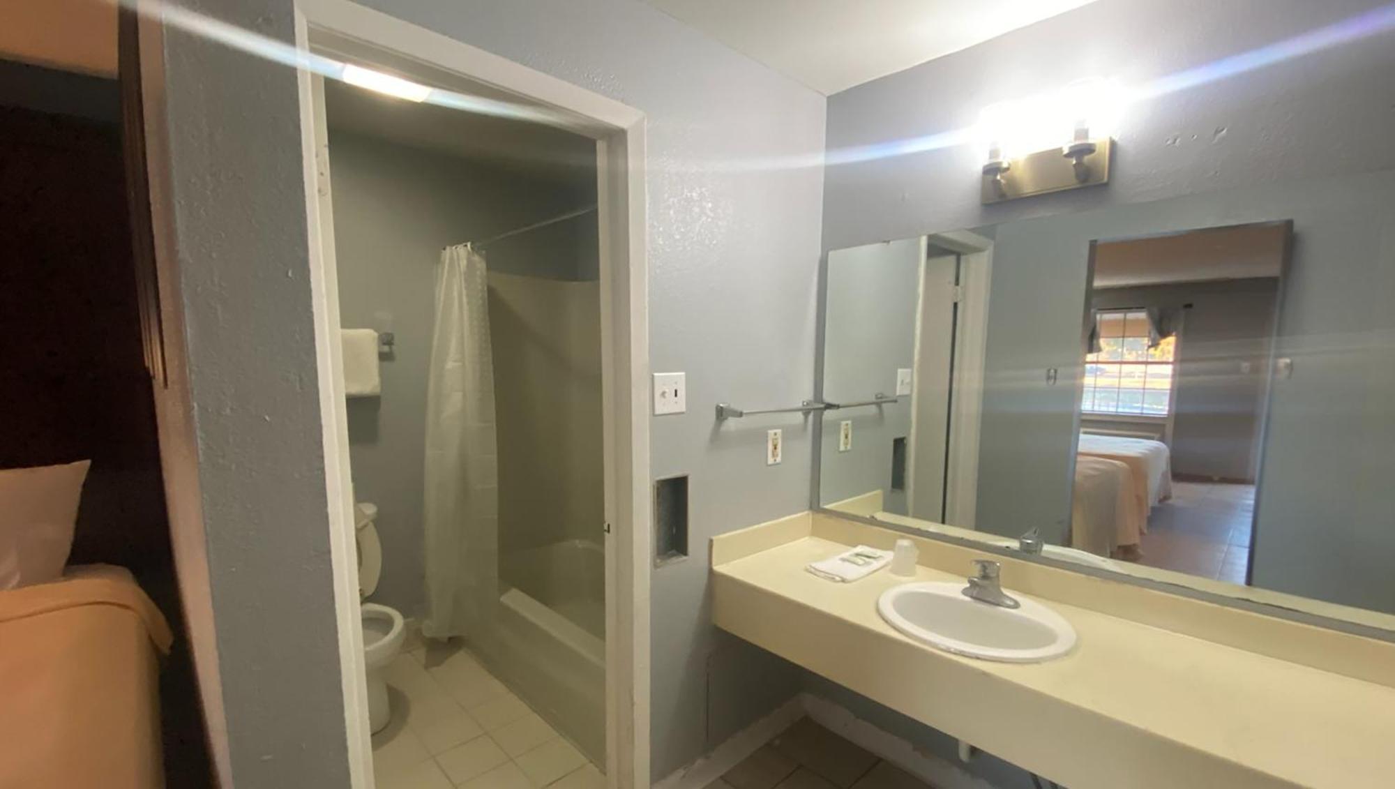 Magnuson Hotel Little Rock South Екстер'єр фото